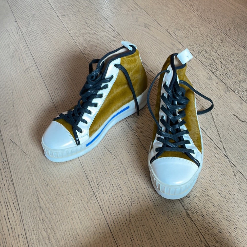 Carven TEXTURED HI-TOP SNEAKERS - Picture 1 of 13